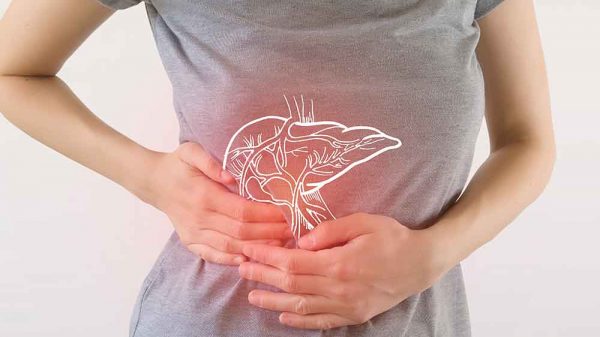 woman holding lower abdomen showing 3d graphic of fatty liver